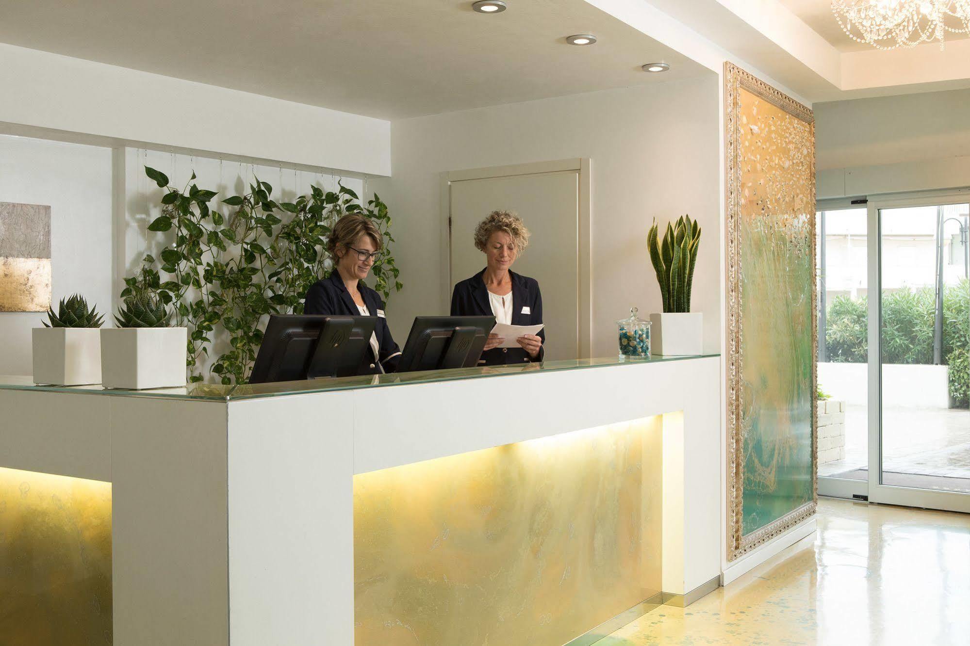 Adriatic Palace Hotel Lido di Jesolo Kültér fotó